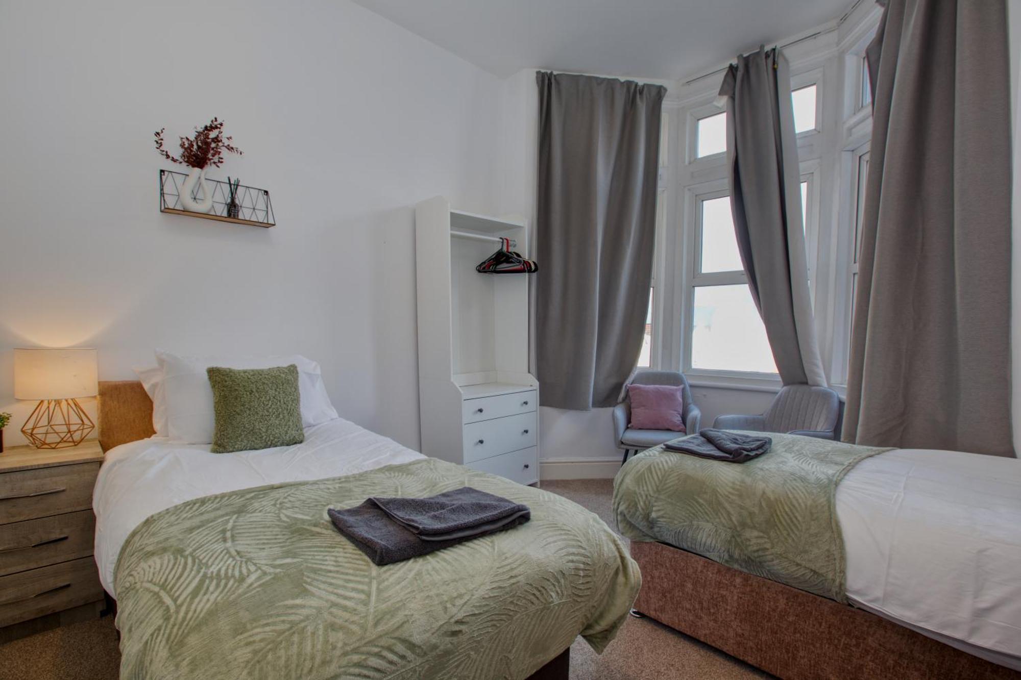 Temple Meads Station: Stylish 3-bed With Free Parking Bristol