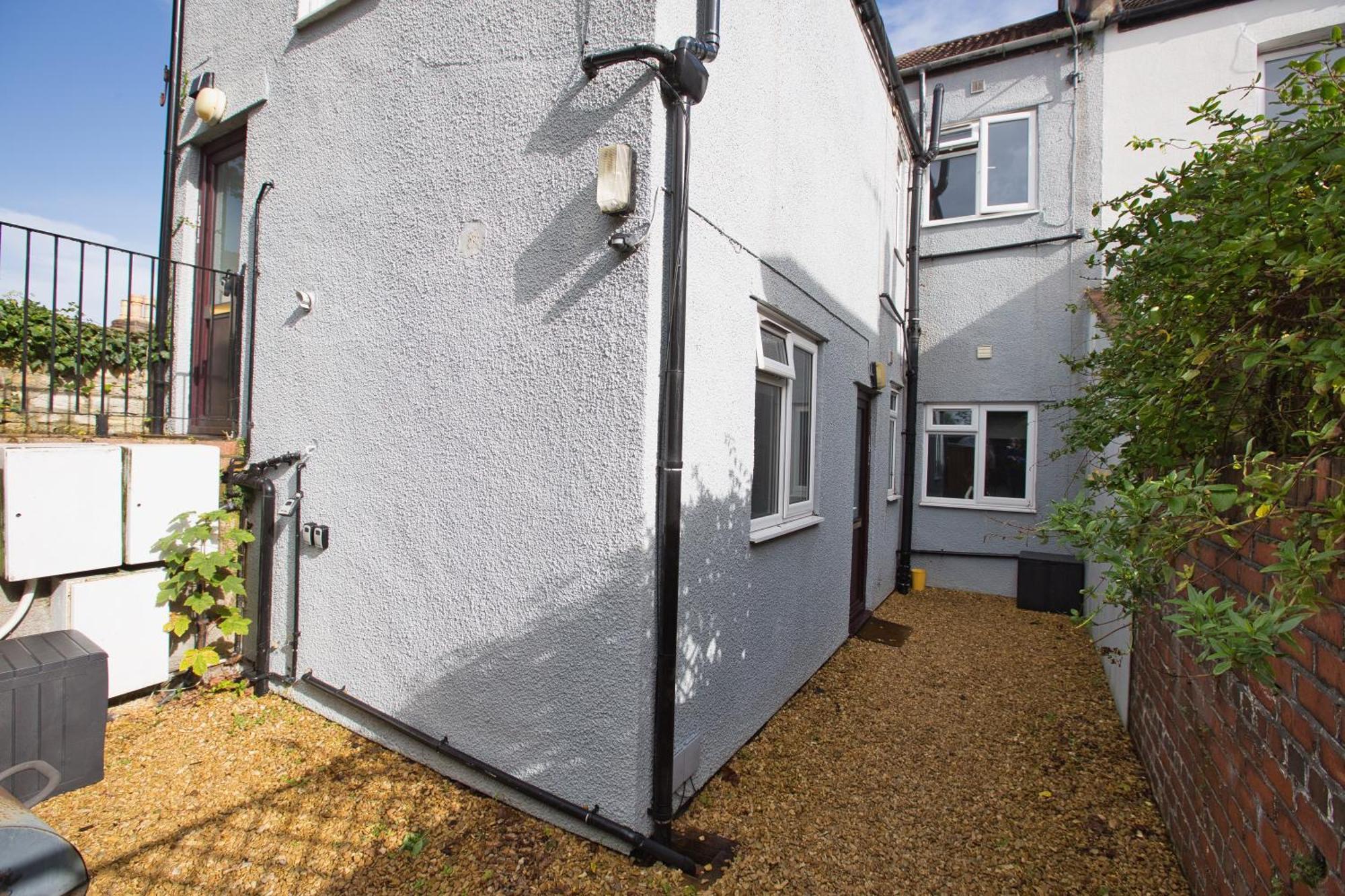 Temple Meads Station: Stylish 3-bed With Free Parking