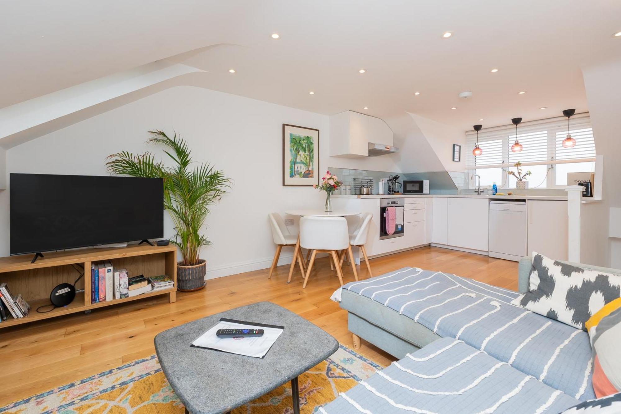 The Old Wire Factory - 2 Bed, Close To Centre, Fast Wifi, Comfortable From Apartment Bristol