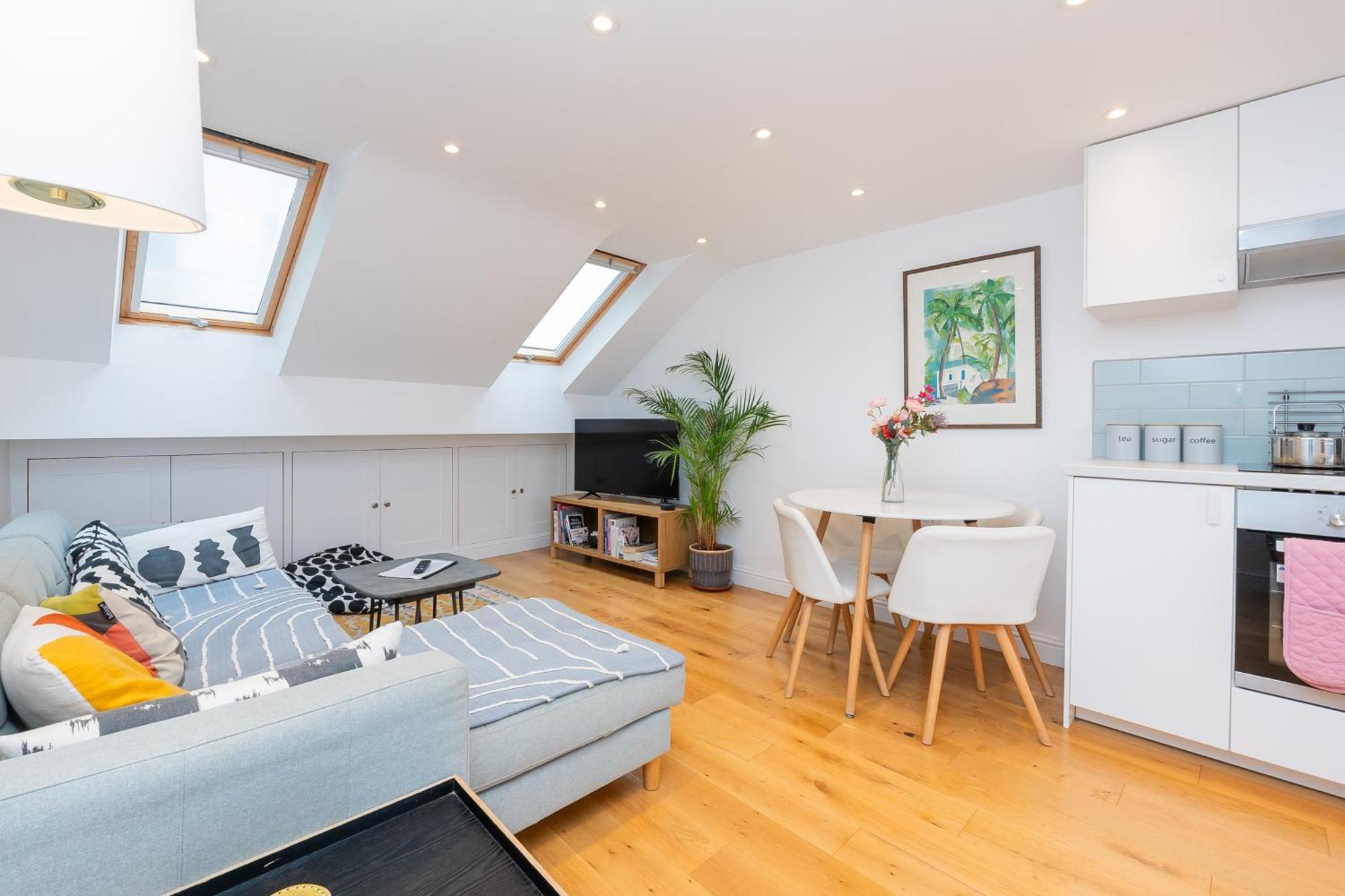 The Old Wire Factory - 2 Bed, Close To Centre, Fast Wifi, Comfortable From