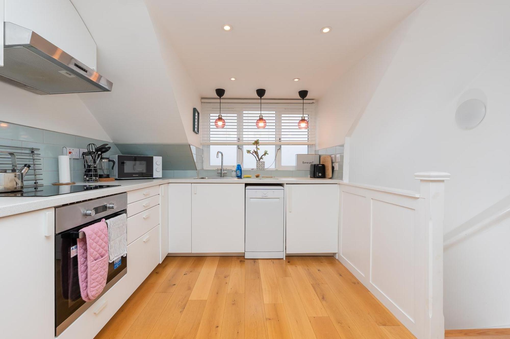 The Old Wire Factory - 2 Bed, Close To Centre, Fast Wifi, Comfortable From Apartment *