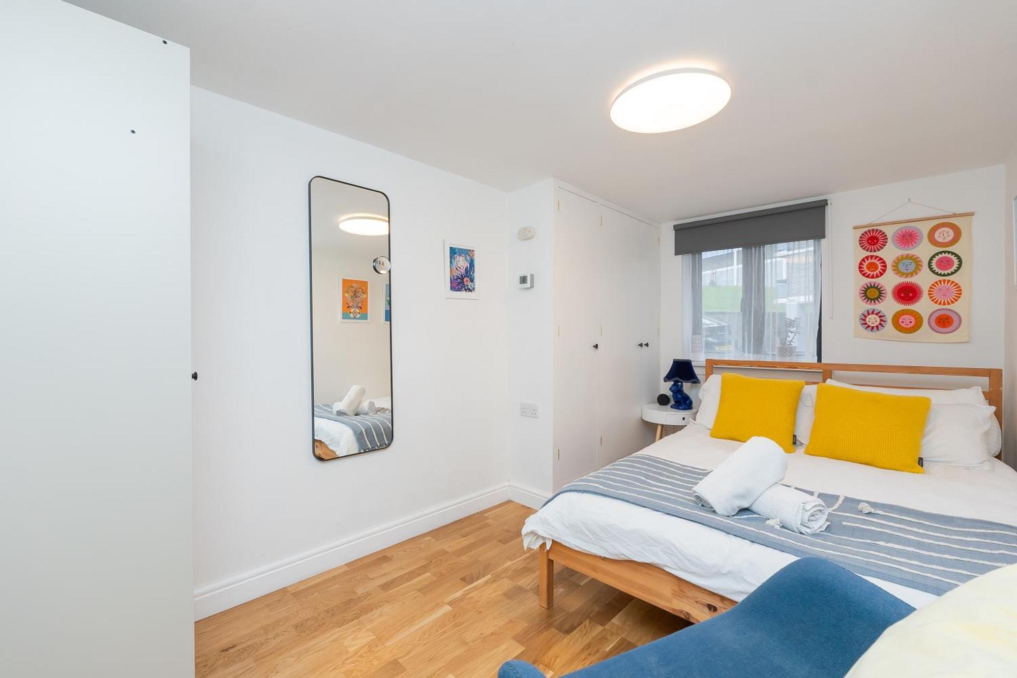 Apartment The Old Wire Factory - 2 Bed, Close To Centre, Fast Wifi, Comfortable From *