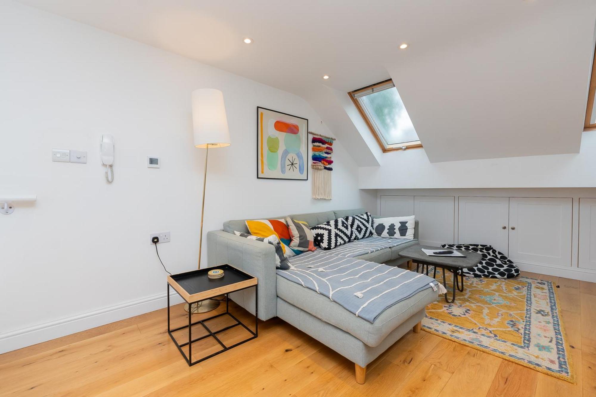 The Old Wire Factory - 2 Bed, Close To Centre, Fast Wifi, Comfortable From