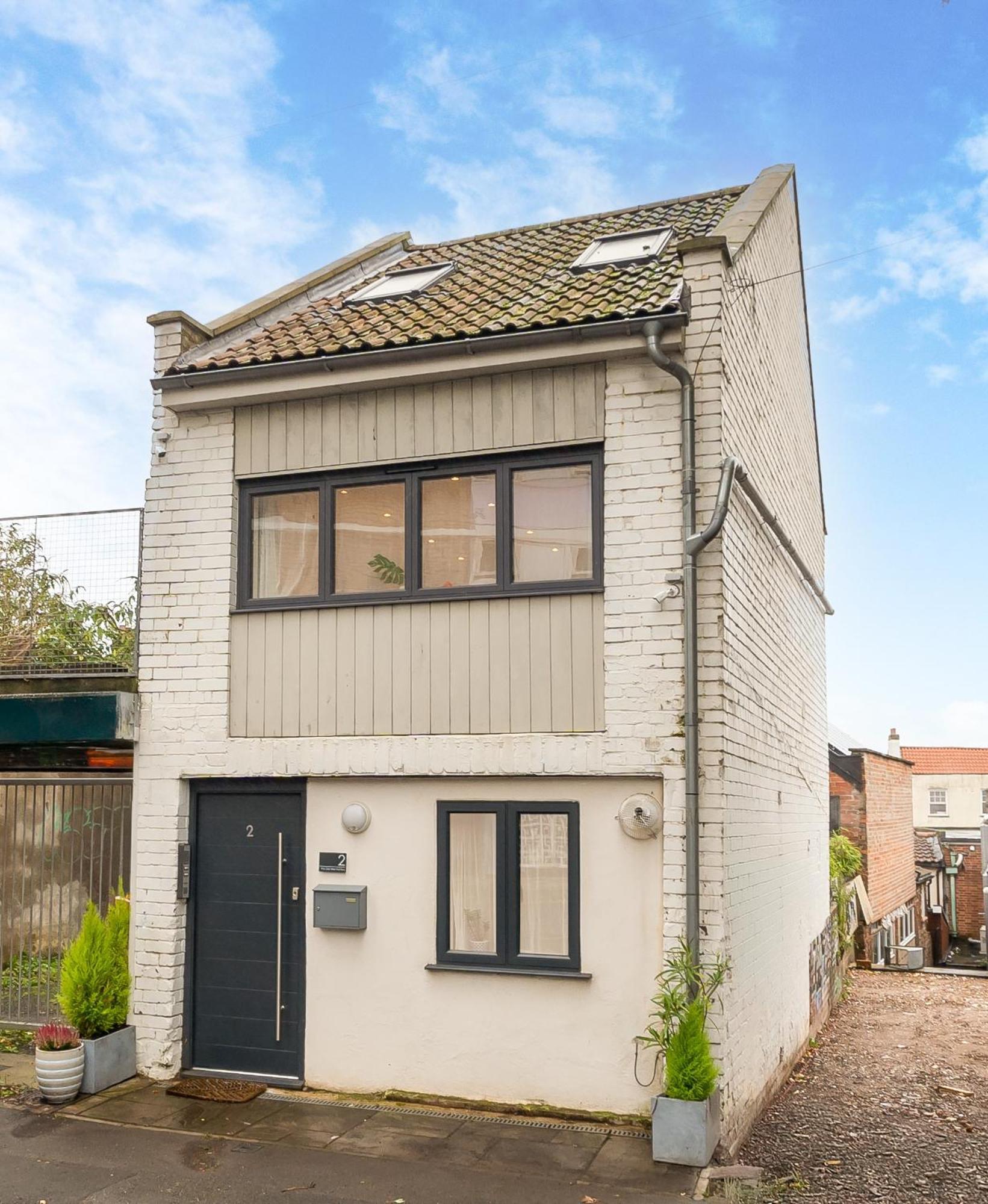 The Old Wire Factory - 2 Bed, Close To Centre, Fast Wifi, Comfortable From Apartment *