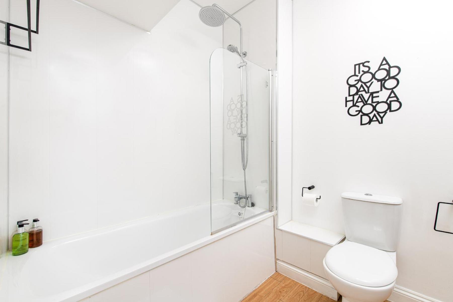 Large 1 Bed Flat-long Stays-by Matchstickstays Bristol