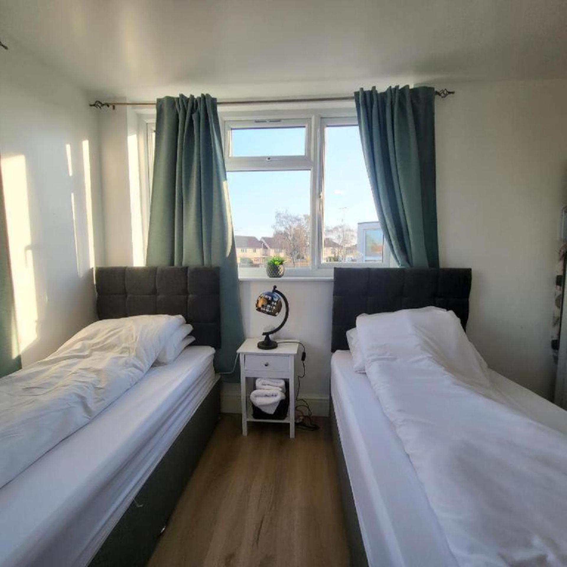 Escape, 2 Bedrooms * Bristol