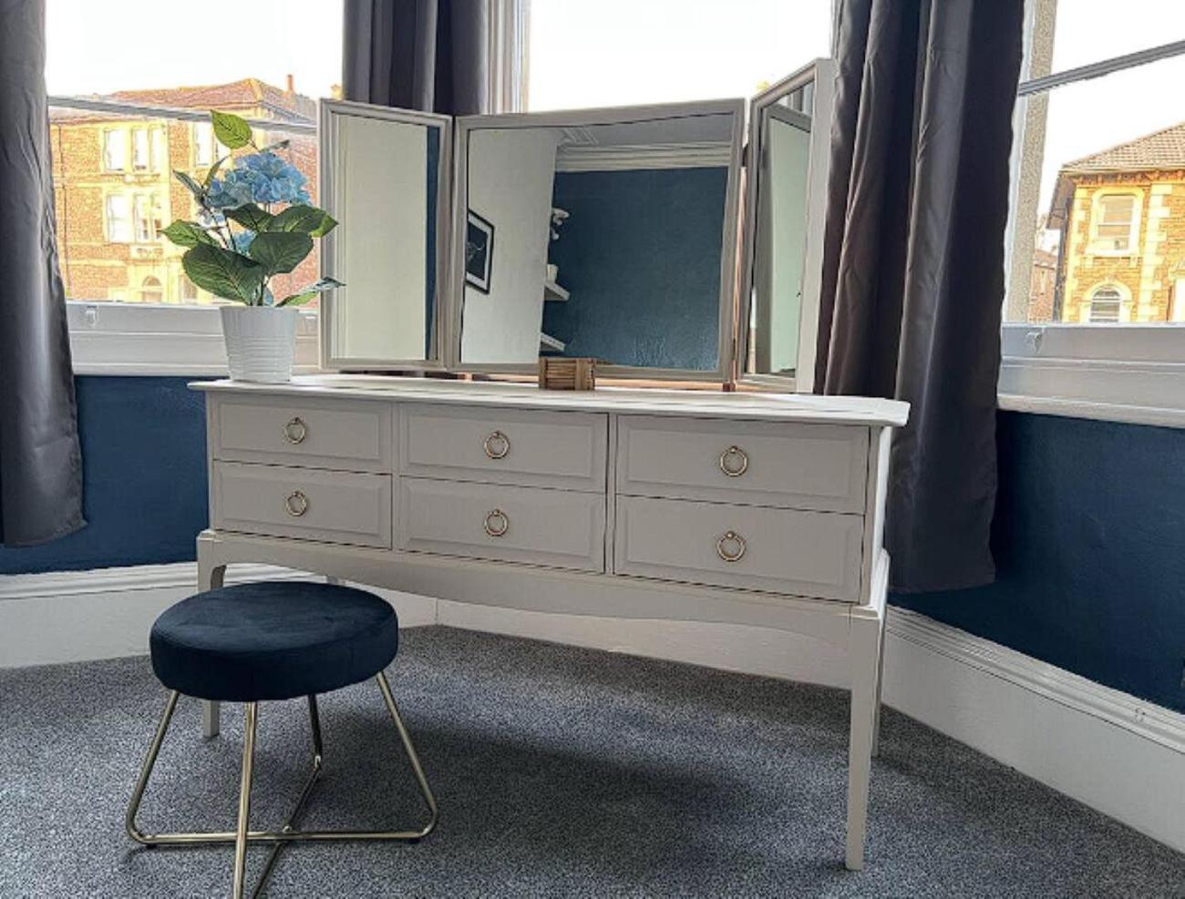 Apartment Centralised Osborne House With Free Parking By Prescott Apartments Bristol