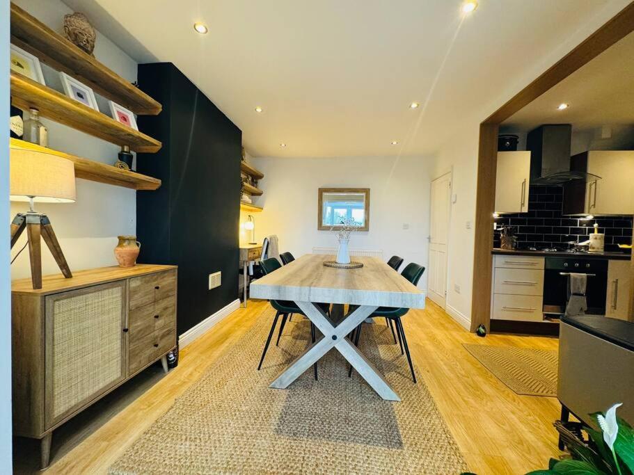 Stylish With Stunning Views *