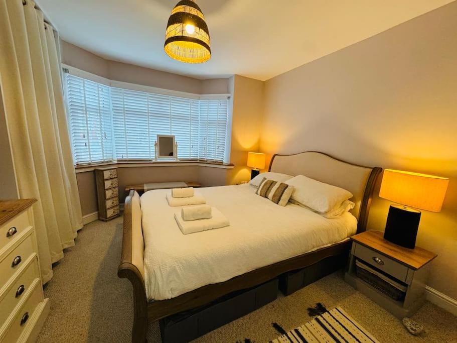 Stylish With Stunning Views Apartment