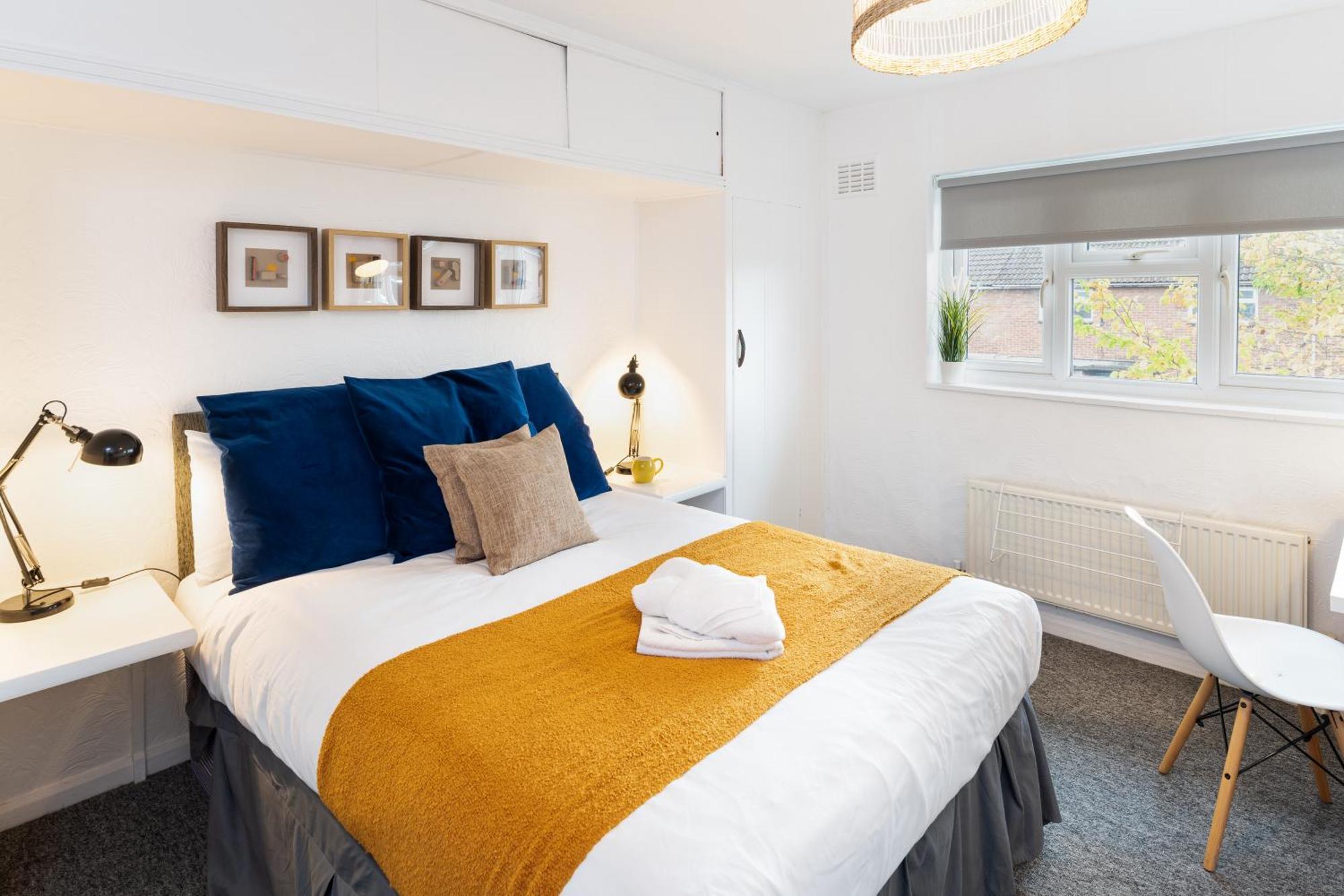 Holiday home Brett - Horfield - Away From - Sleeps 7 *