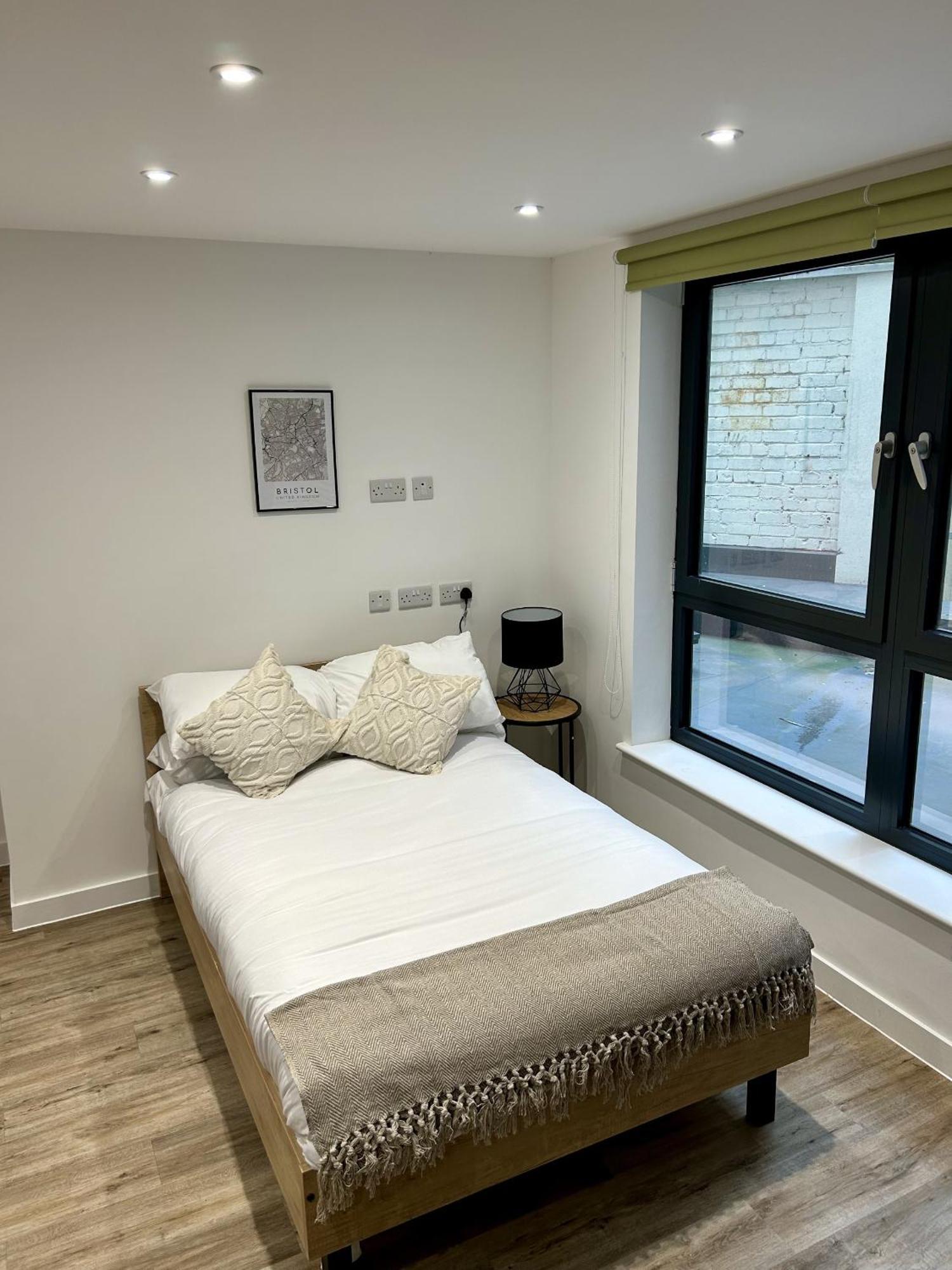16 Cherry Lane Apartment Bristol