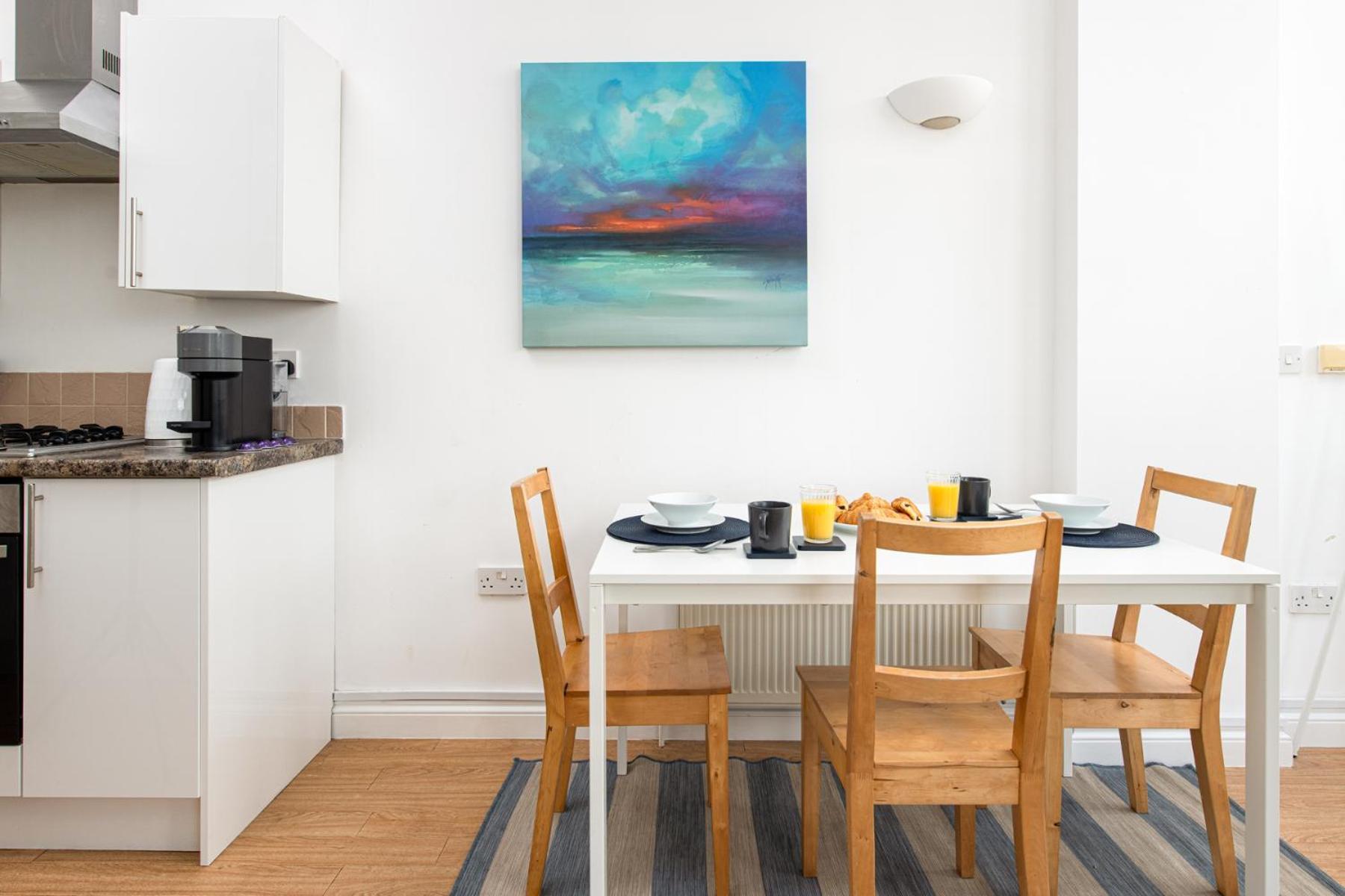 Large 1 Bed Flat-long Stays-by Matchstickstays