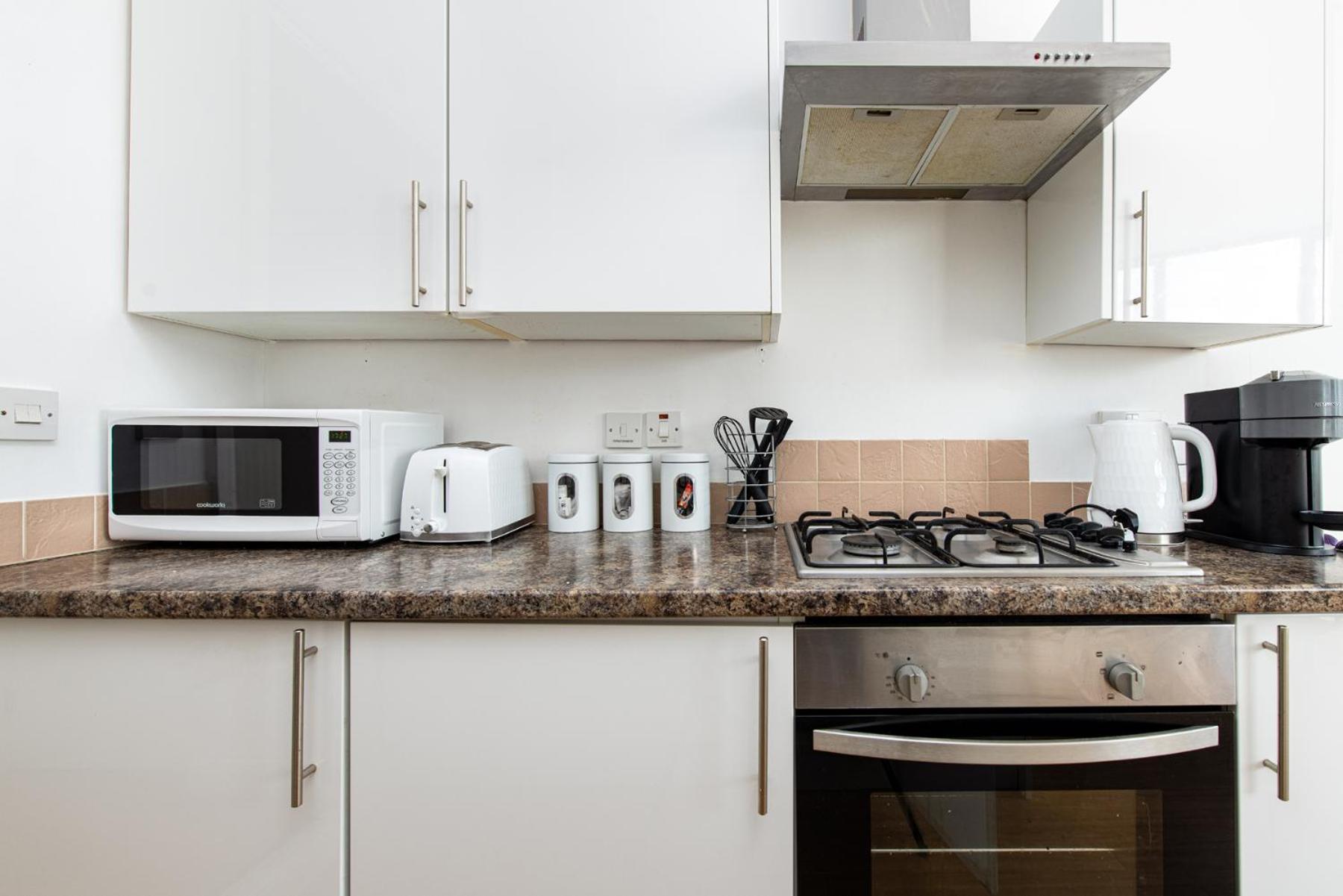 Large 1 Bed Flat-long Stays-by Matchstickstays Apartment Bristol