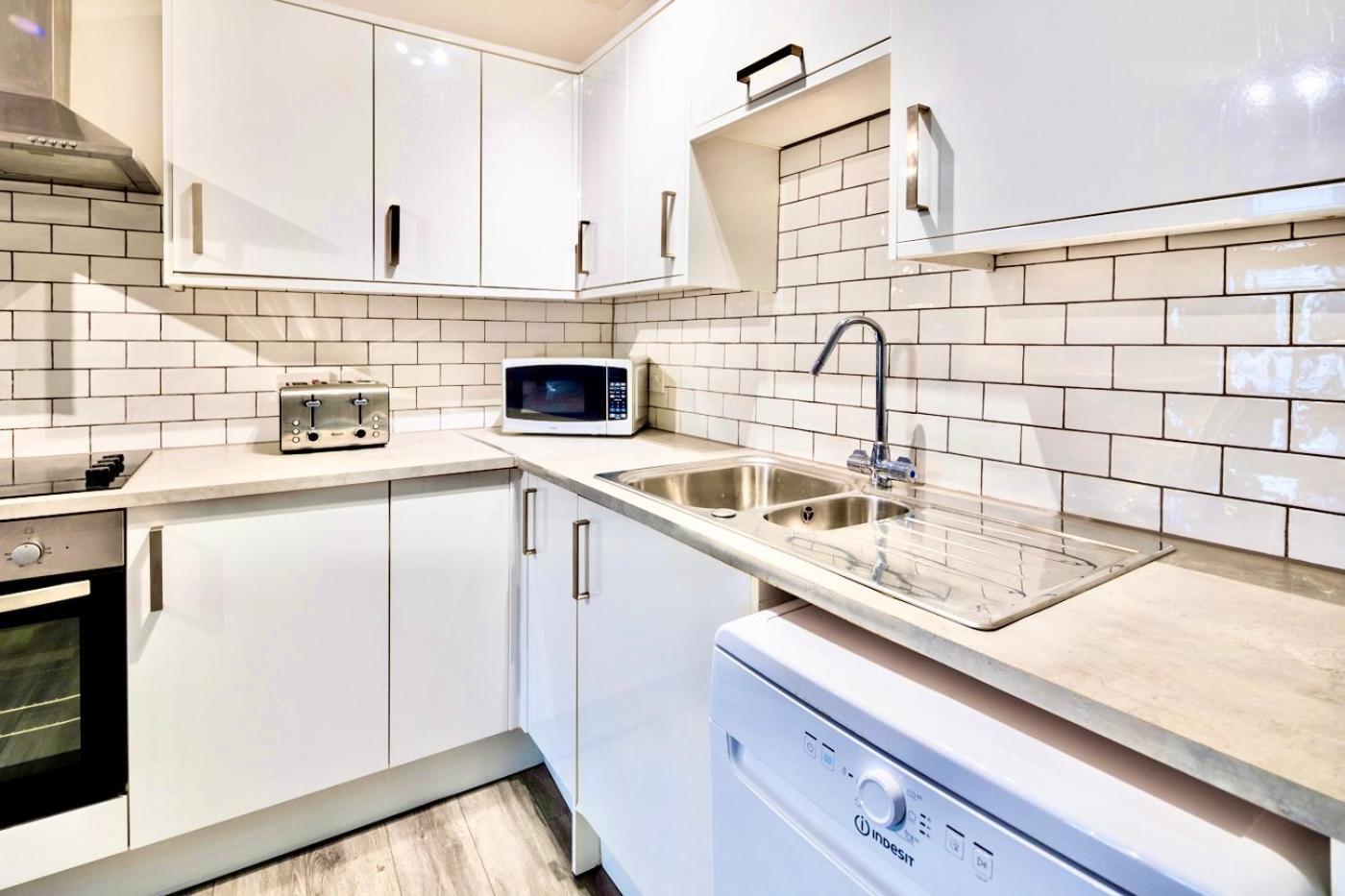 Apartment The Orange Factory By Altoluxoexperience Short Lets & Serviced With Free Wifi *