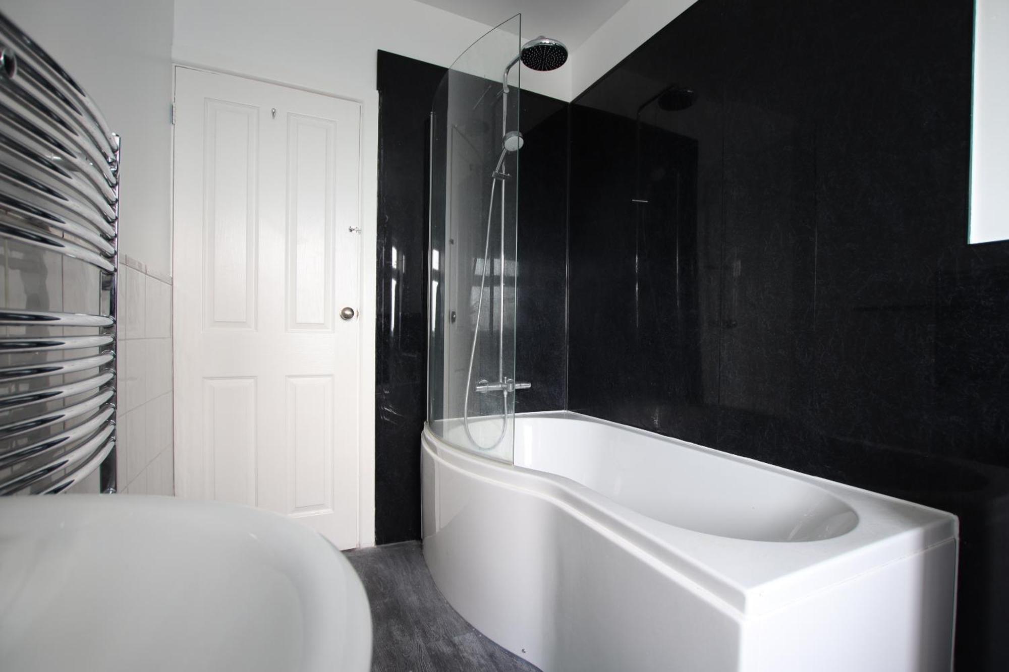 Contemporary In Friendly Easton, Free Parking *