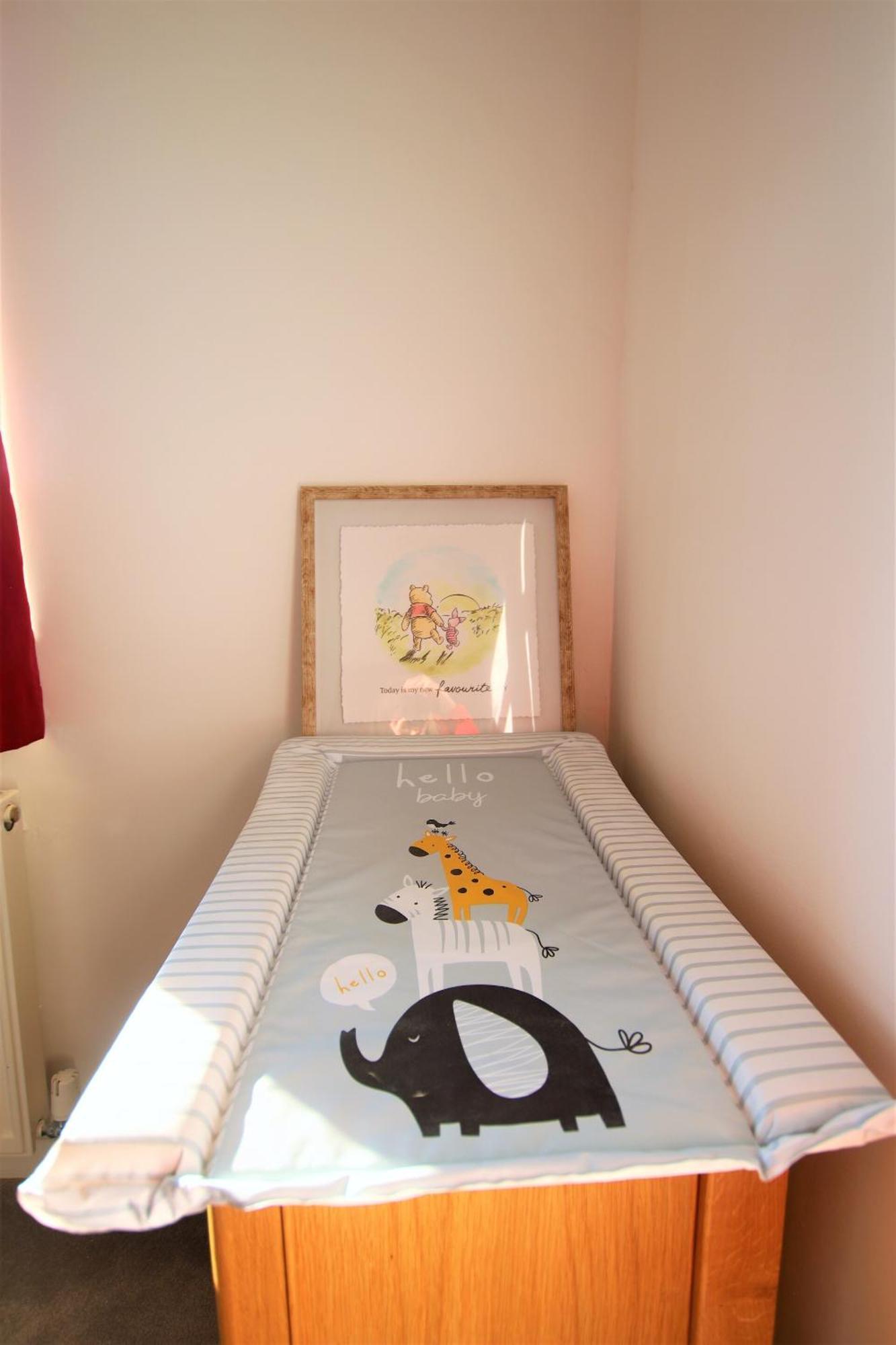 Contemporary In Friendly Easton, Free Parking Holiday home