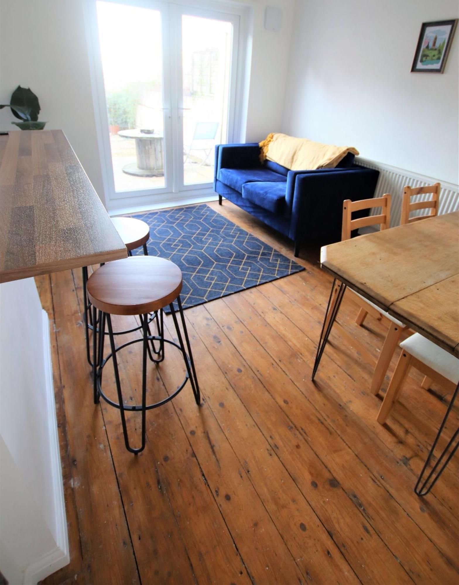 Contemporary In Friendly Easton, Free Parking Holiday home Bristol