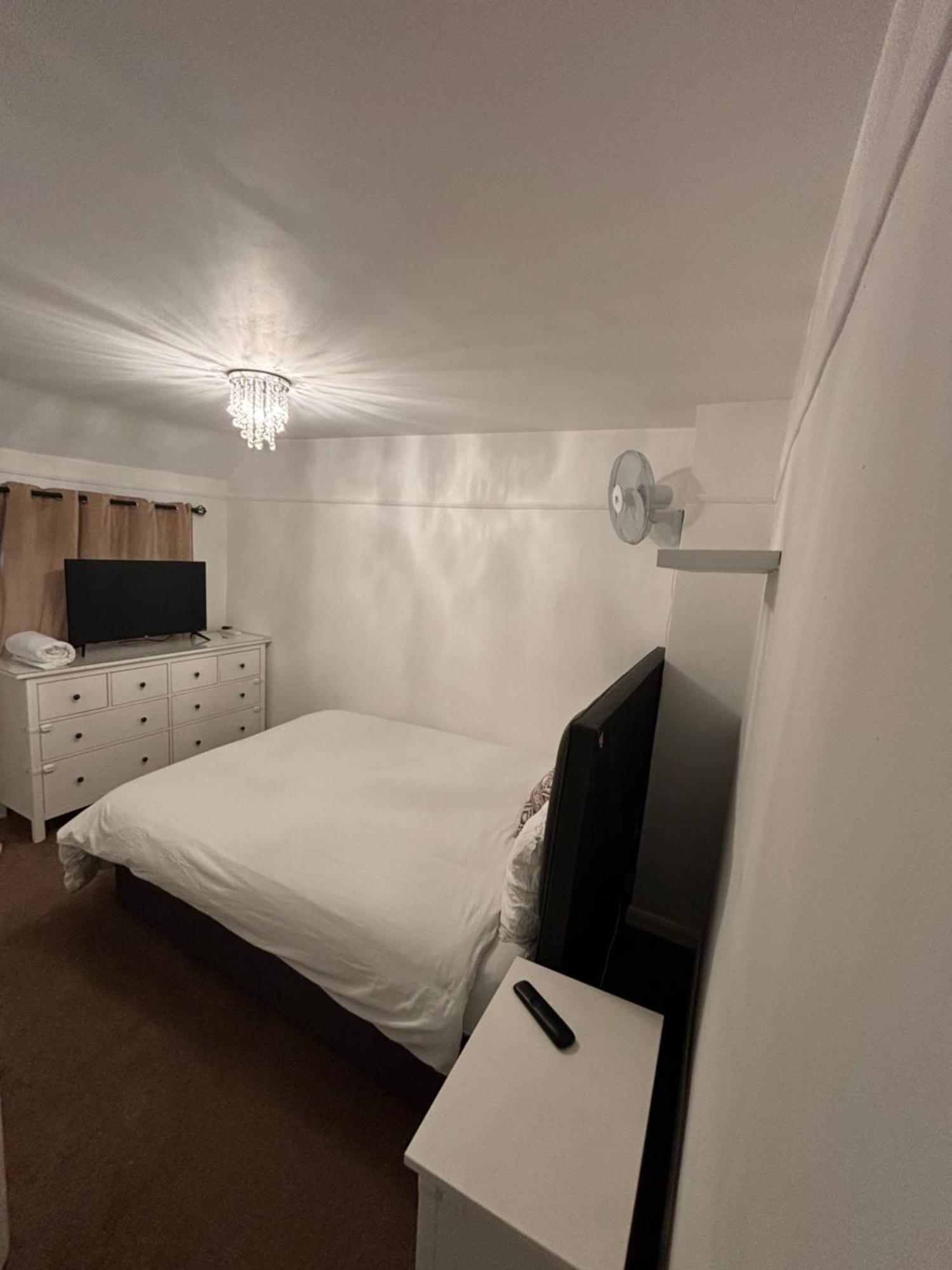 Homestay Spare In A Family House Bristol