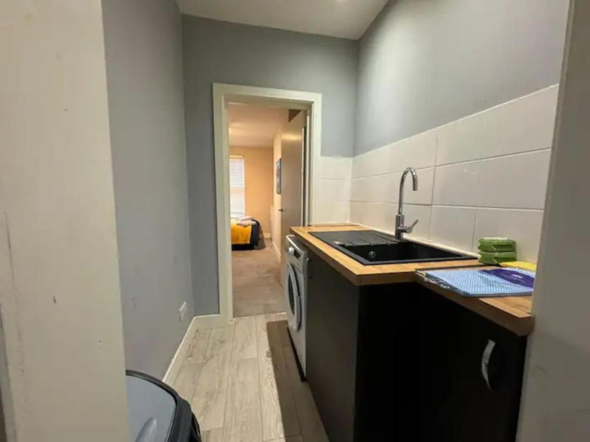 Rd C - Location Long By Shortstayuk Apartment