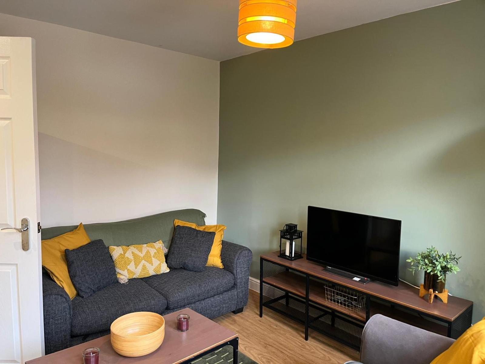Apartment Short Term Lets From £15 Per Person Per Night *