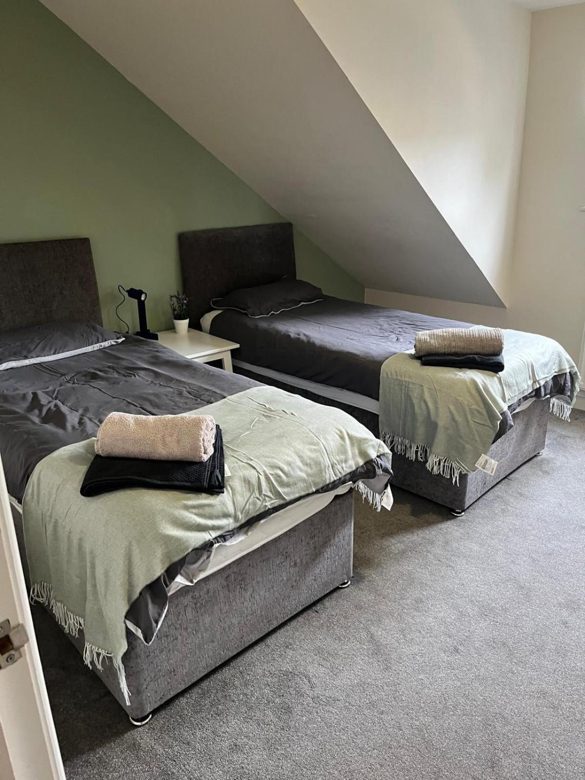 Apartment Short Term Lets From £15 Per Person Per Night Bristol