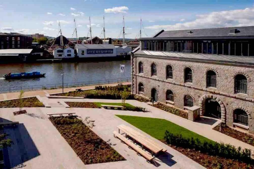 Oculus House - Luxe Riverside 2-bed - Next To Harbour & Cafes * Bristol
