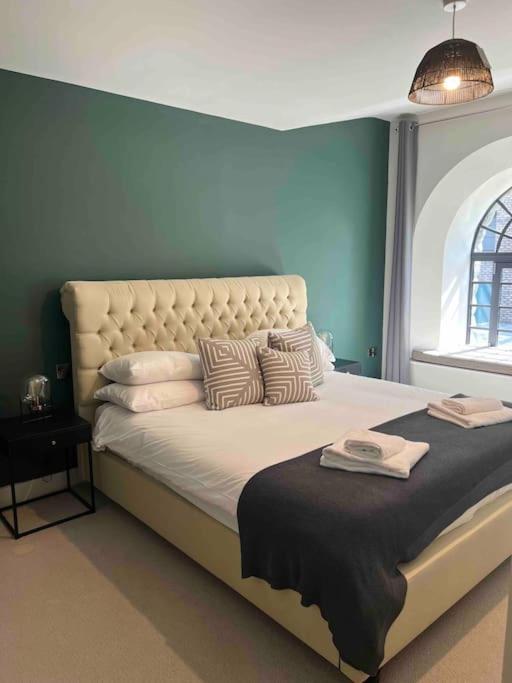 Oculus House - Luxe Riverside 2-bed - Next To Harbour & Cafes Apartment *