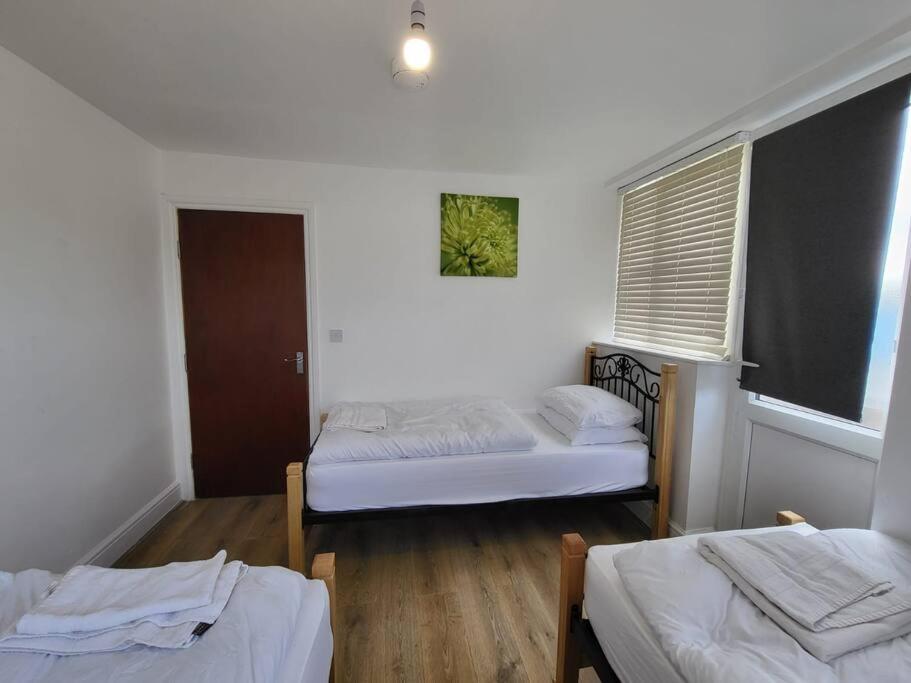 Serene 1 Bedroom, 3 Single Beds Apartment