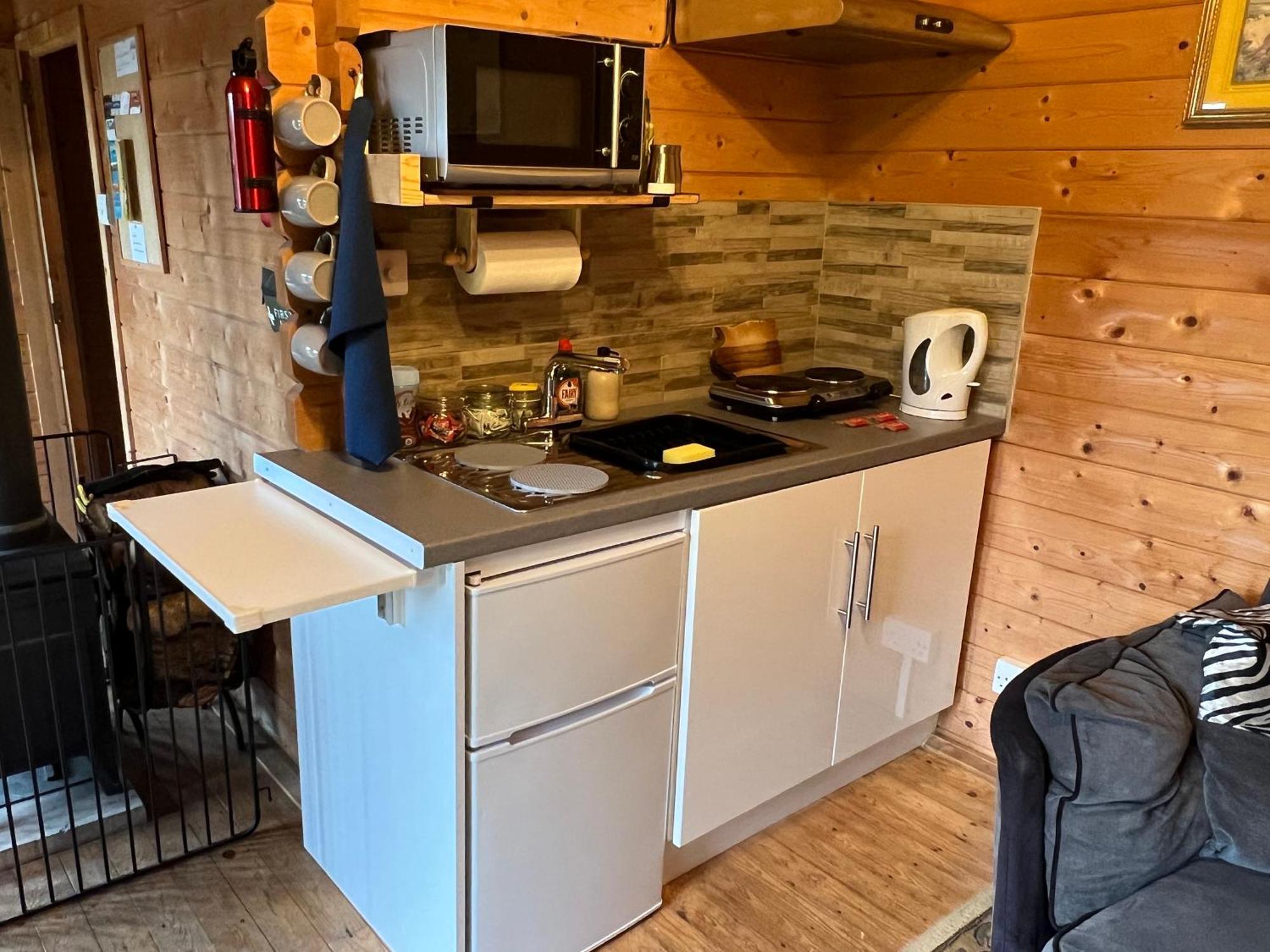 The 'shed' Log Cabin, Bishop Sutton Apartment
