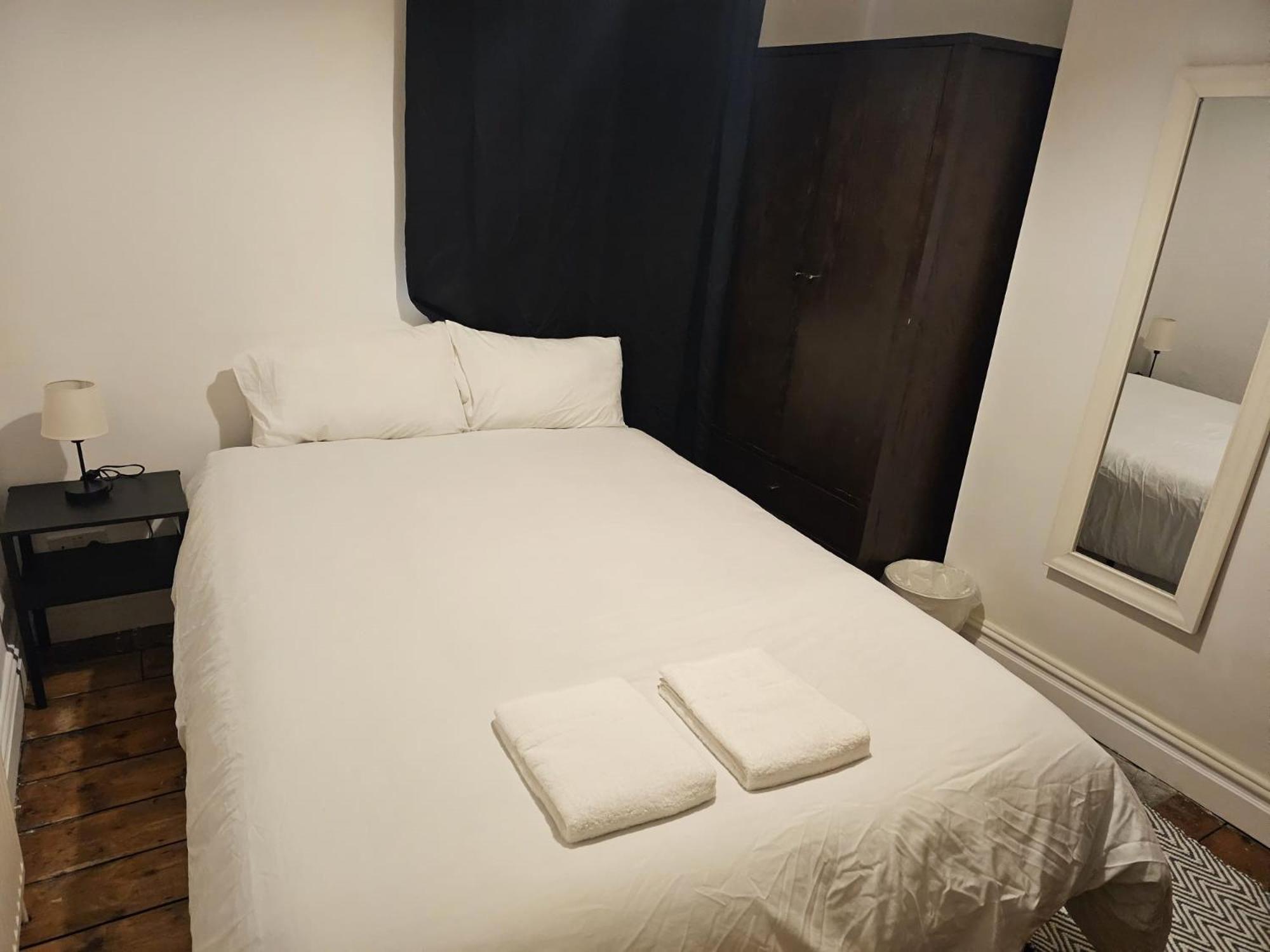 Homestay Charming By Gloucester Road Bristol