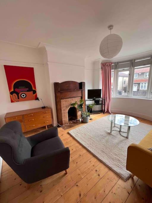 3 Bedroom House With Off Street Parking Bristol