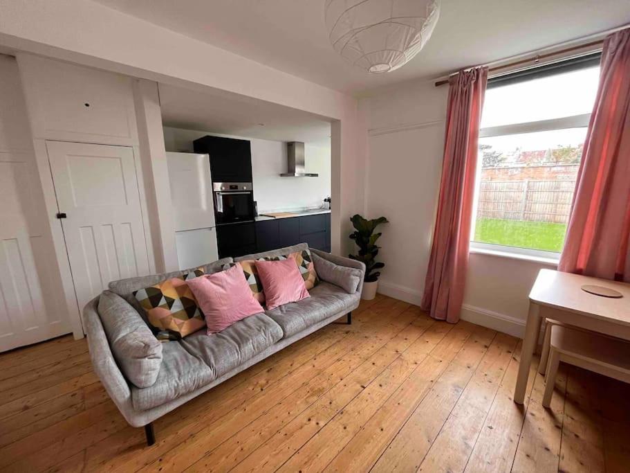 3 Bedroom House With Off Street Parking * Bristol