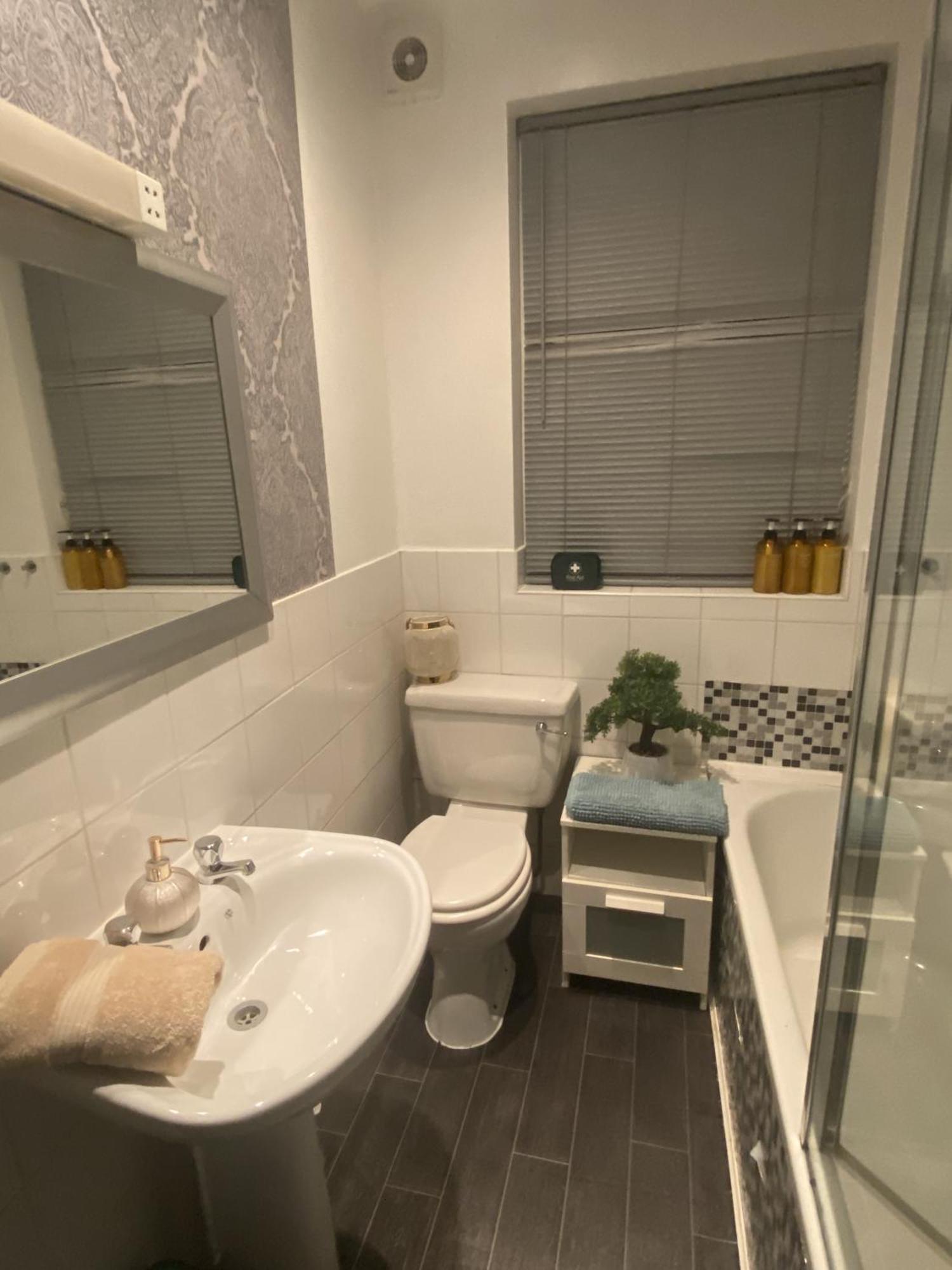 & Cosy In The Heart Of Stokes Croft Apartment