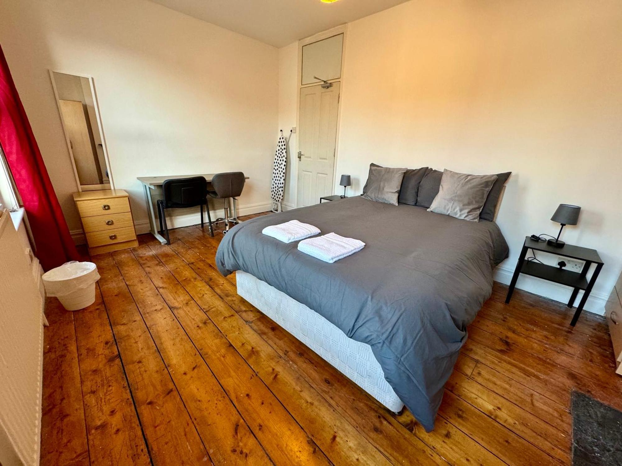 Homestay Delightful By Gloucester Road Bristol