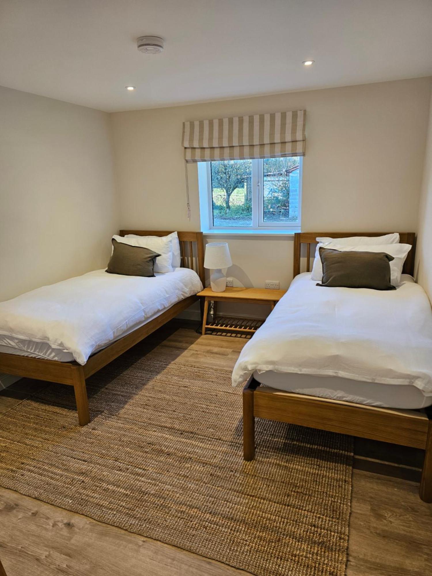 Newditch Farm - Brs Airport * Bristol