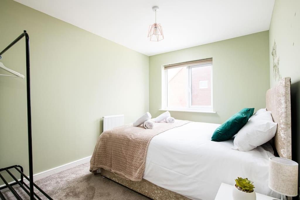 Designed For Contractors And Families * Bristol