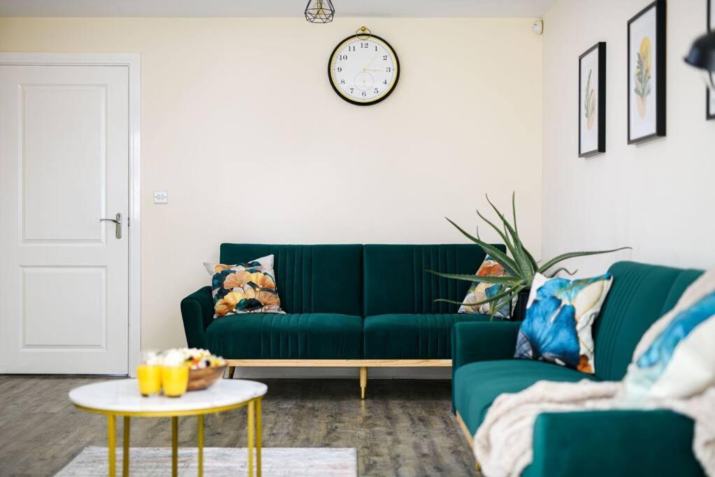 Designed For Contractors And Families Holiday home