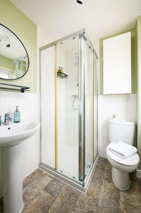 Designed For Contractors And Families Holiday home *