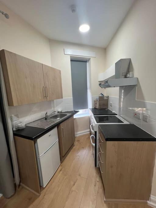 Modern Flat Near Centre 4 Apartment