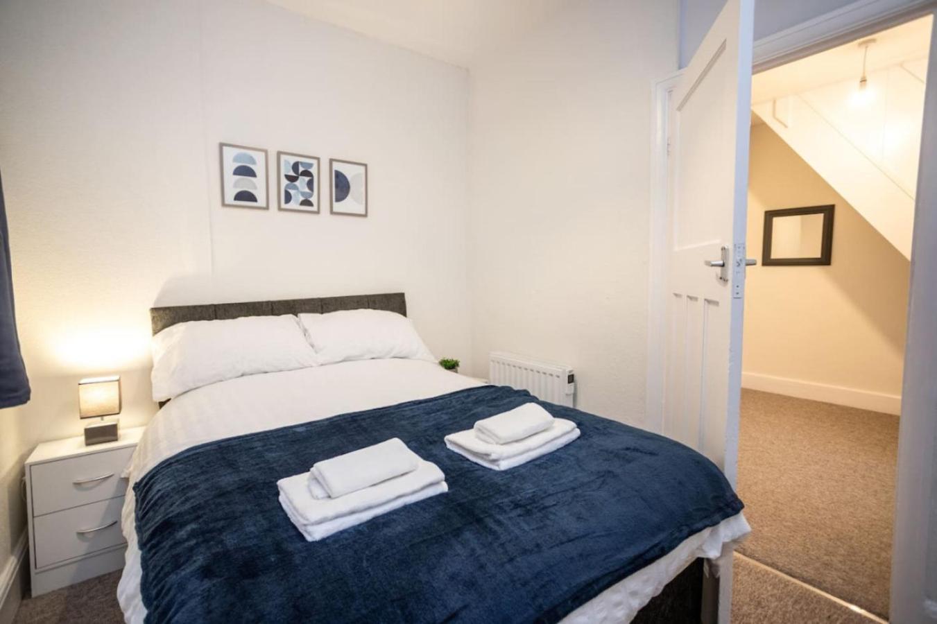 Downend Rd Contractors Long By Shortstayuk Apartment *