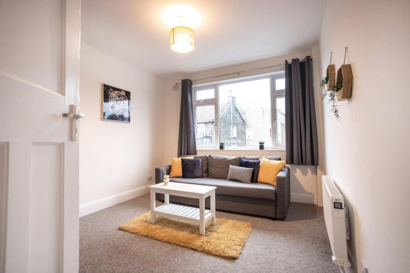Downend Rd Contractors Long By Shortstayuk Apartment *