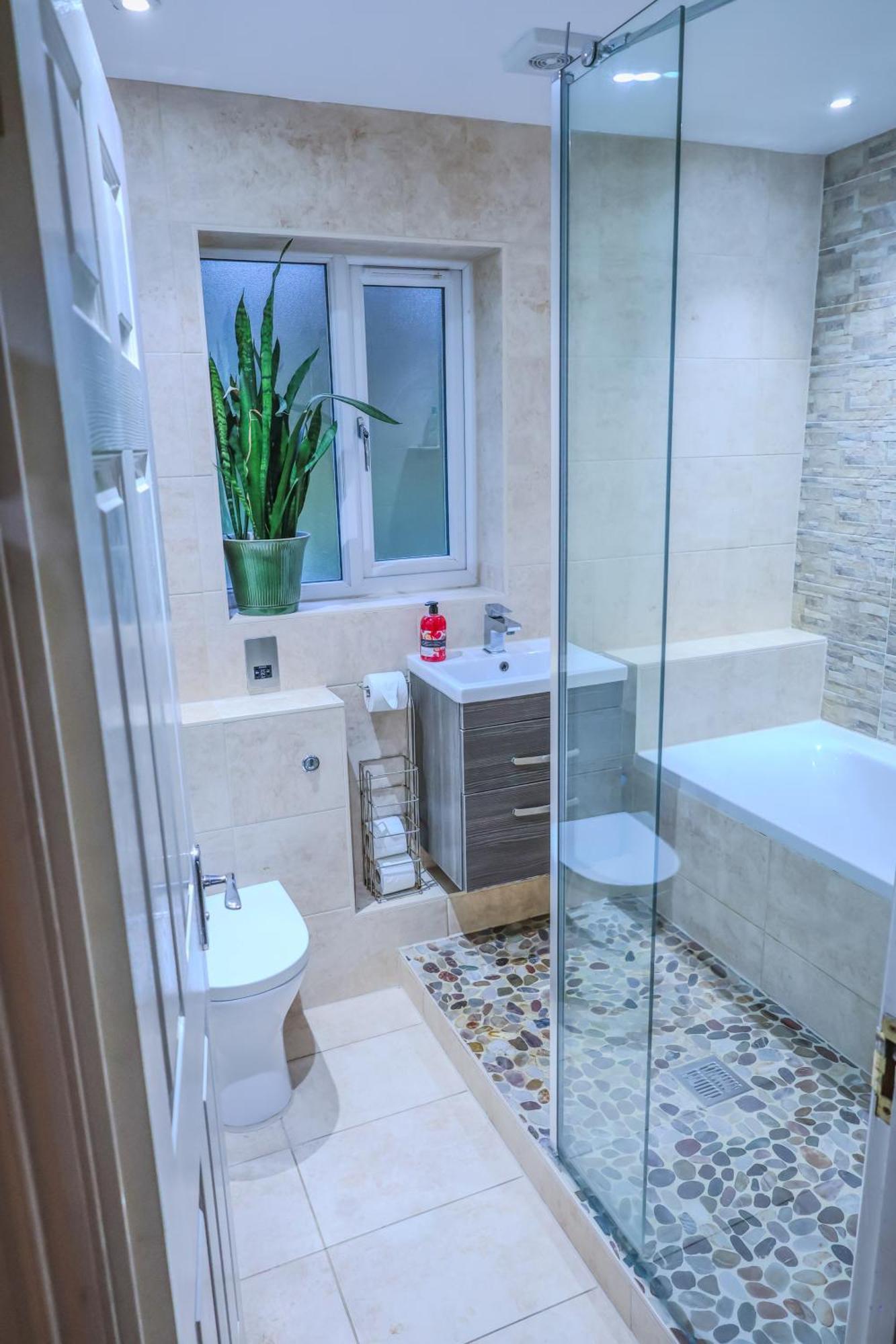 Contractors Long & Short Near Centre By Altoluxoexperience Short Lets & Serviced With Free Parking & Wifi Holiday home Bristol