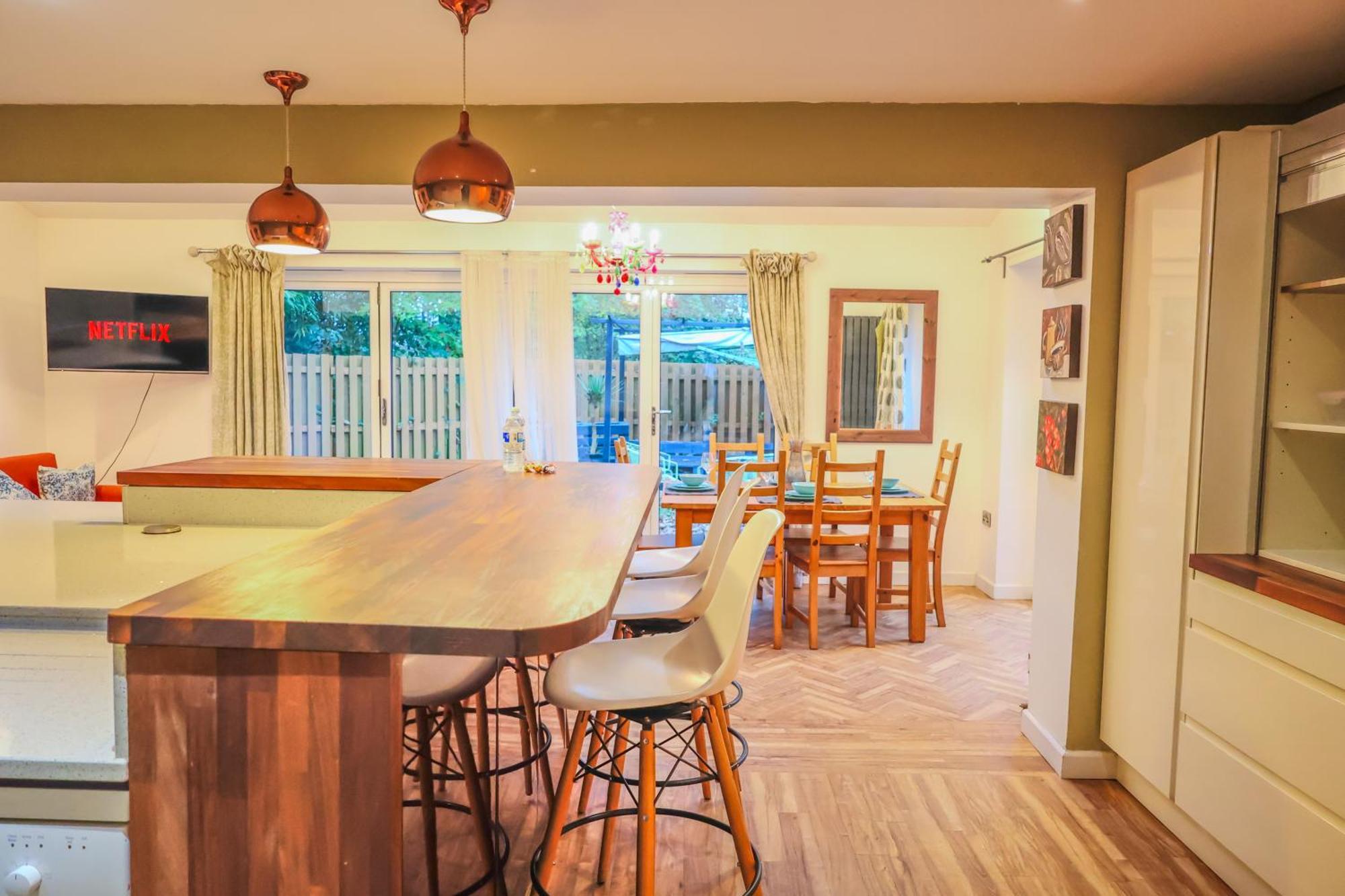 Contractors Long & Short Near Centre By Altoluxoexperience Short Lets & Serviced With Free Parking & Wifi Holiday home *