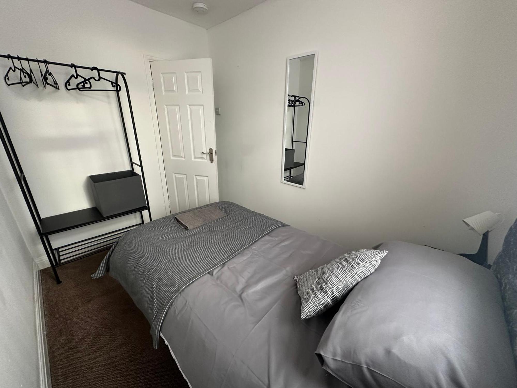 Causeway 4 Bedroom House * Bristol