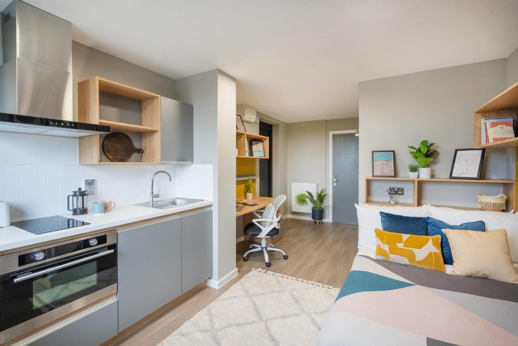 For Students Only Zinc Quarter In Apartment *