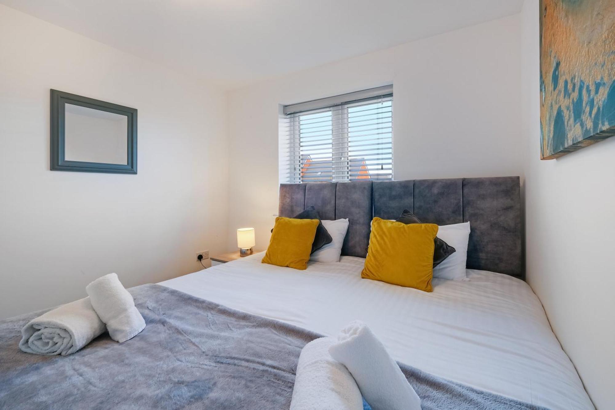 Cherry Banks 5 Bedroom And 3 Bathroom House Bristol