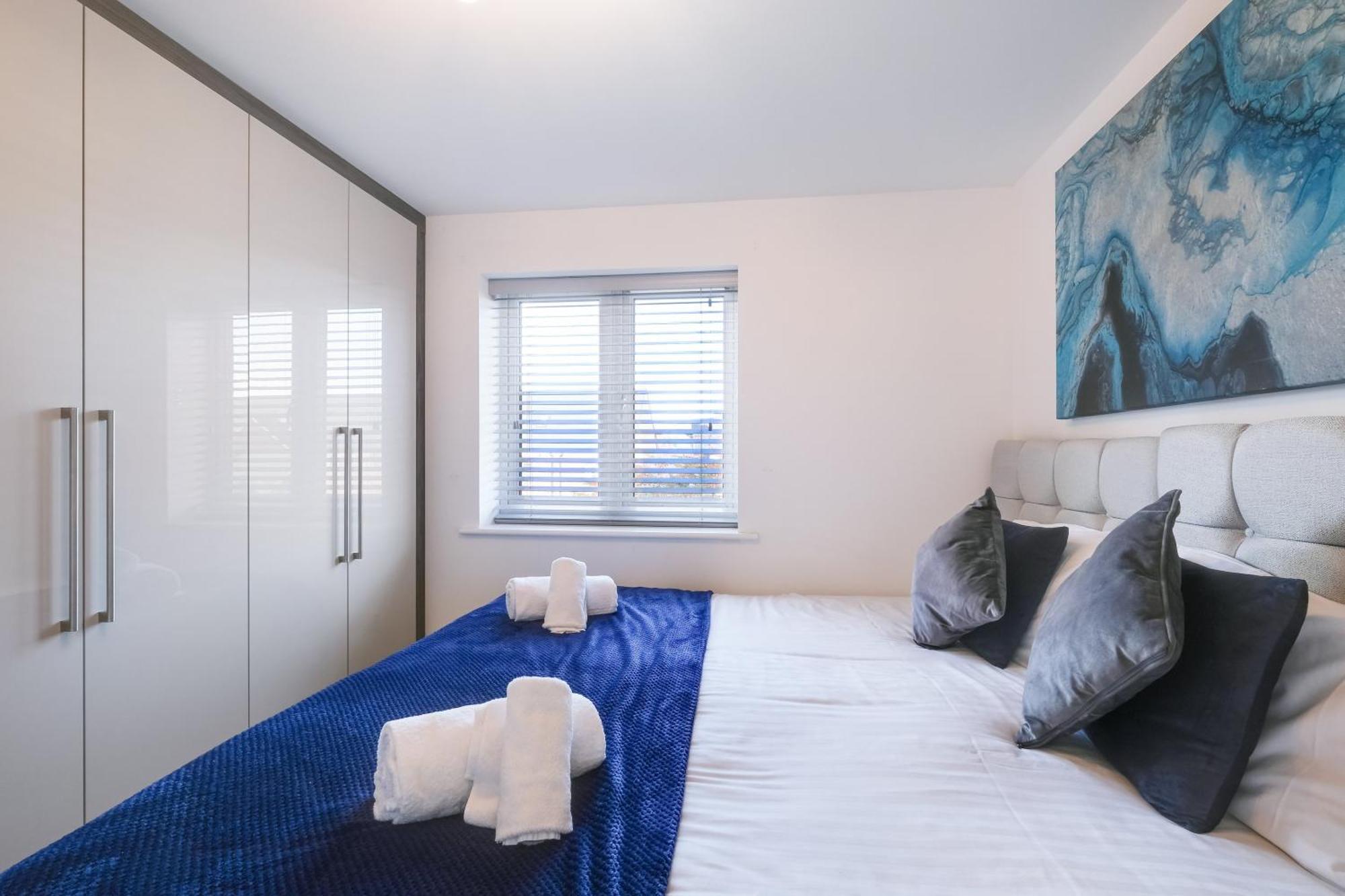 Cherry Banks 5 Bedroom And 3 Bathroom House Bristol