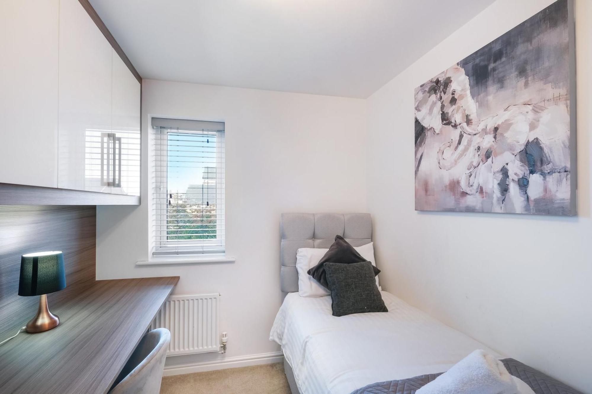 Cherry Banks 5 Bedroom And 3 Bathroom House Holiday home *