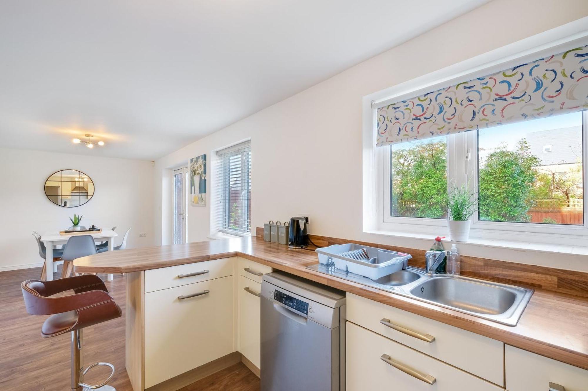 Cherry Banks 5 Bedroom And 3 Bathroom House Holiday home *