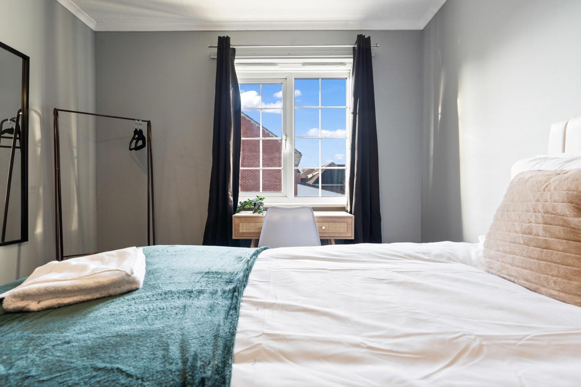 Applin House-5 Bed Contractor Parking Wifi Holiday home